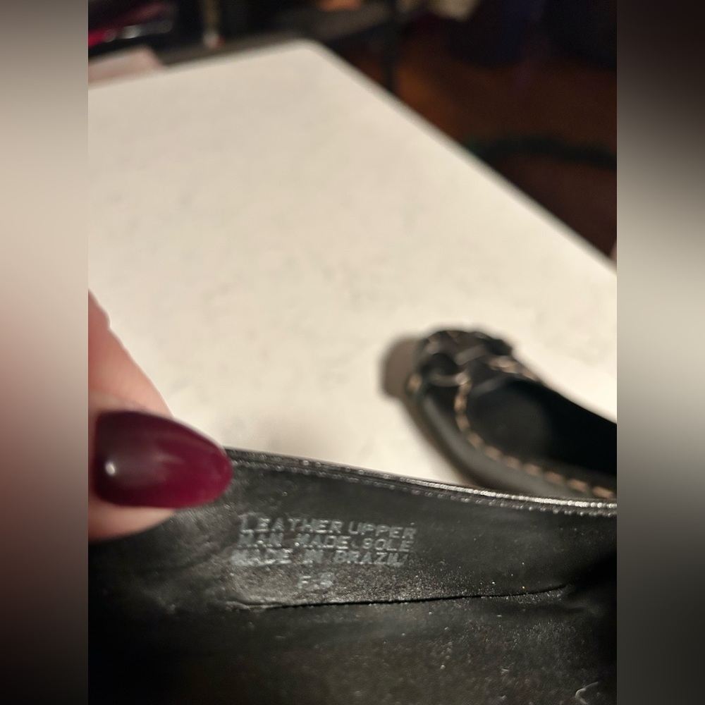 RSVP Collection Contrast Stitch Buckle hardware black leather pumps 8.5 classic - Picture 13 of 13